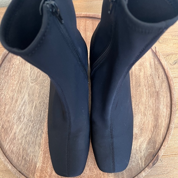 ZARA Black Booties - Stretch - MISMATCHED - Right is a 9 Left is a 10 - Picture 3 of 12
